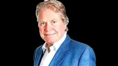  حسين فهمي يؤكد أن اهتمامه الأول في مهرجان القاهرة السينمائي كان نسب المشاهدة