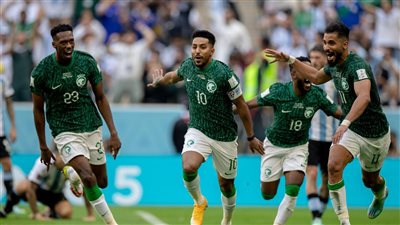 لاعبو السعودية يفوزون بسيارات 