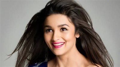 الفنانة الهندية عليا بهات وزوجها رانبير كابور يكشفان عن اسم مولودتهما الجديدة