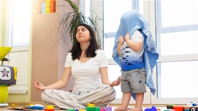 كيفية التعامل مع الطفل العنيد والعصبي في عمر 5 سنوات