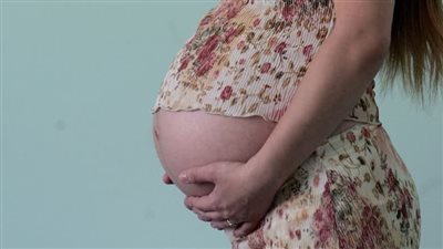 فرصة لا تُعوض.. شركات الحليب الصناعي تستهدف النساء الباحثات عن الحمل