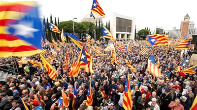 احتجاجات عارمة تجتاح إسبانيا.. والسبب 