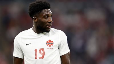 ألفونسو ديفيز.. من مخيمات اللاجئين إلى سجلات تاريخ كأس العالم