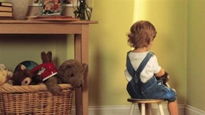 كيفية التعامل مع الطفل العنيد في عمر السنتين.. الضرب ممنوع 