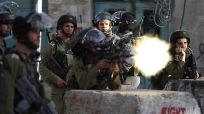 استشهاد فلسطيني وإصابة 22 آخرين برصاص قوات الاحتلال جنوبي الضفة