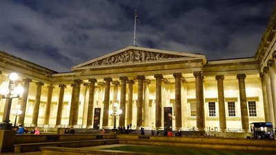 متحف هورنيمان الصغير البريطاني يعيد مجموعة قطع أثرية ثمينة