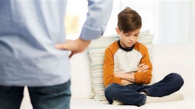 كيفية التعامل مع الطفل العنيد في عمر 10 سنوات.. إرشادات تربوية