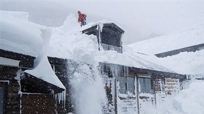 انقطاع الكهرباء عن أكثر من 300 ألف منزل فى كندا بسبب الثلوج