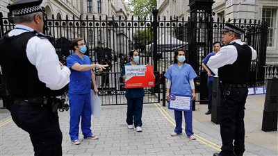 اعتراضًا على الأجور.. إضرابات غير مسبوقة للممرضين في بريطانيا