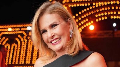 إدارة مهرجان البحر الأحمر السينمائي الدولي تكرم يسرا بمنحها جائزة اليُسر الفخرية الذهبية