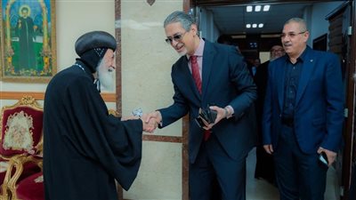 سفير مصر الجديد لدى السودان يزور مقر الكنيسة القبطية في الخرطوم