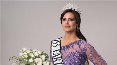 ملكة جمال فلسطين نادين أيوب تفوز بجائزة ملكة جمال الماء لعام 2022