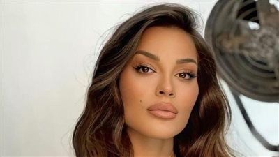 النجمة اللبنانية نادين نسيب نجيم تثير الجدل عبر مواقع التواصل.. ما قصة الصور المُسربة؟