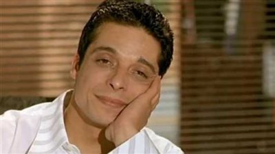 تامر حسين يكشف عن علاقة غريبة ربطت عمرو دياب بالمطرب المصري الراحل عامر منيب (فيديو)