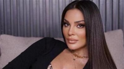  الفنانة اللبنانية نادين نجيم تكشف هوية خطيبها بعد انتشار فيديو لهما في أحد الملاهي الليلية