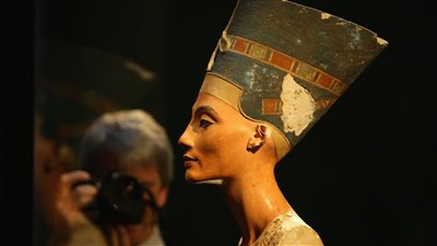 أبرزها رأس نفرتيتي.. مصر تشن حملات لاستعادة آثارها من الخارج