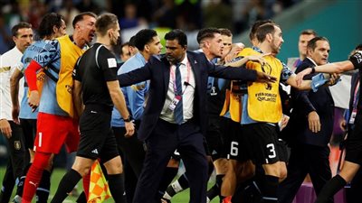 الفيفا يتخذ إجراءات تأديبية ضد لاعبي أوروجواي بسبب أحداث مباراة غانا