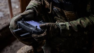 أوكرانيا تؤكد استهداف قاعدتين عسكريتين داخل روسيا بطائرات مسيرة دون طيار