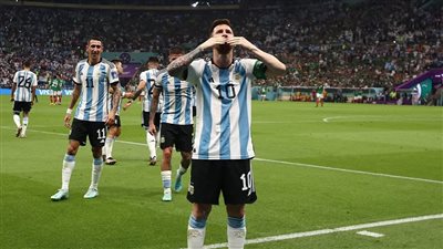 ميسي يثير الذعر داخل منتخب هولندا.. دي يونج: 