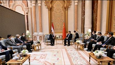 العليمي يُعلن تقديره للموقف الصيني الداعم للشعب اليمني