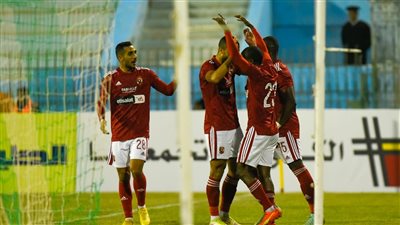 الأهلي ينفرد بصدارة الدوري المصري بهدفين في غزل المحلة