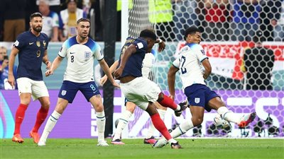 كأس العالم 2022.. فرنسا تتقدم على إنجلترا بهدف صاروخي في شوط مُثير