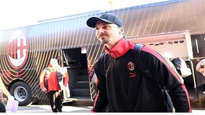 شاهد.. ميلان الإيطالي يصل إلى دولة الإمارات من أجل المشاركة في بطولة كأس سوبر دبي 