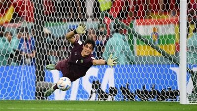  Yassine Bono ياسين بونو يتصدر المشهد في المربع الذهبي لبطولة كأس العالم 2022 