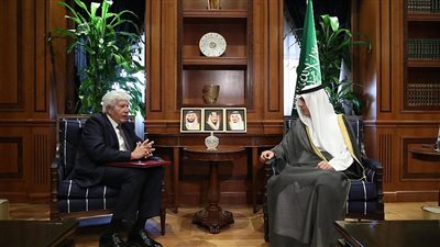 الجبير يستقبل سفير جمهورية البيرو لدى السعودية