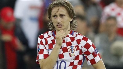 كيف فتح لوكا مودريتش النار على التحكيم بعد خسارة فريقه أمام الأرجنتين بكأس العالم 2022؟