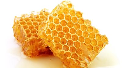 فوائد خارقة لشمع العسل.. تعرف على أهمها