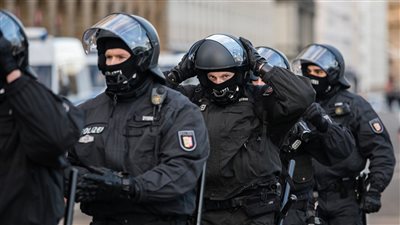 تفاصيل مخيفة.. كم شخصًا كانوا على علم بـ 