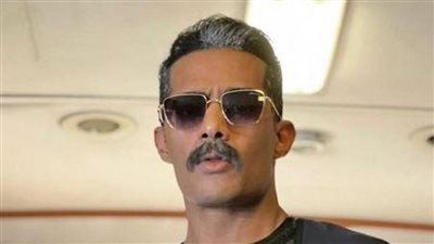 الفنان المصري محمد رمضان وصناع مسلسل 