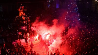 اشتباكات عنيفة بين الجمهور المغربي والفرنسي في عدة مدن أوروبية (فيديو)