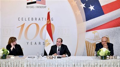 السيسي يشارك في مأدبة عشاء أقامتها غرفة التجارة لأرميكية