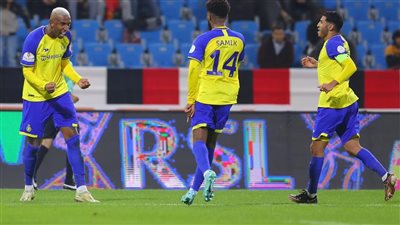 النصر يتصدر الدوري السعودي برباعية في شباك الرائد
