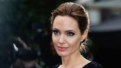 بعد 20 عامًا و60 مهمة.. أنجلينا جولي تستقيل من عملها الإنساني