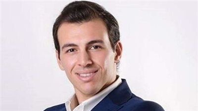  الإعلامي المصري رامي رضوان عبر 