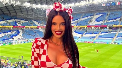 لا تتوقف عن التعري.. أجرأ إطلالة لملكة جمال كرواتيا خلال كأس العالم قطر 2022
