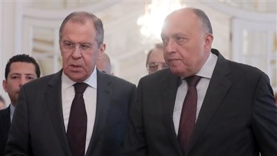 وزير الخارجية المصري يتلقى اتصالًا هاتفيًا من نظيره الروسي