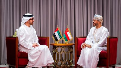 وزير الخارجية العماني يلتقي نظيره الإماراتي في مسقط