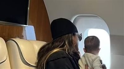 بريانكا تشوبرا تشارك جمهورها صورة مع ابنتها من طائرة خاصة