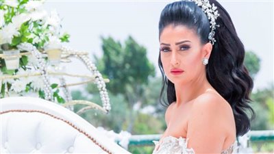 إحداهن تزوّجت 17 مرة.. غادة عبدالرازق تفتح دفتر أحوال زيجات فنانات مصر