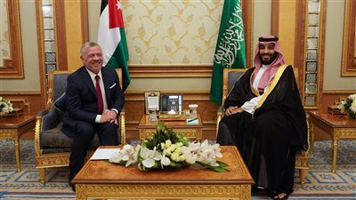 ولي العهد السعودي وملك الأردن يبحثان هاتفيا تعزيز التعاون