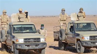 قائد الأركان العامة للجيوش الموريتاني يلتقي نظيره المالي