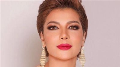  المطربة السورية أصالة نصري تروج لبرنامج 