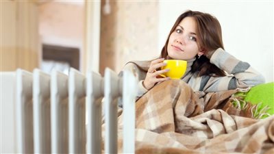 علاج البرد في الجسم.. تناول مزيج الليمون والعسل 