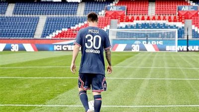 هل يستغني باريس سان جيرمان الفرنسي عن نجمه ميسي قريبًا.. وما مصير اللاعب الفرنسي كليان مبابي؟