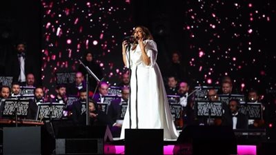 وسط إقبال جماهيري كبير.. أول ظهور للفنانة المصرية أنغام بعد أزمتها الصحية (صور)