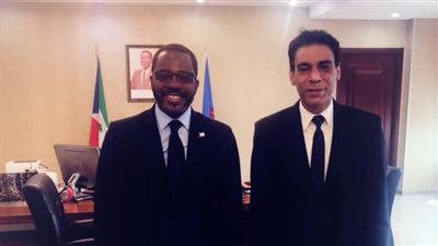 سفير مصر في مالابو يلتقي وزير المناجم والصناعة والطاقة في غينيا الاستوائية